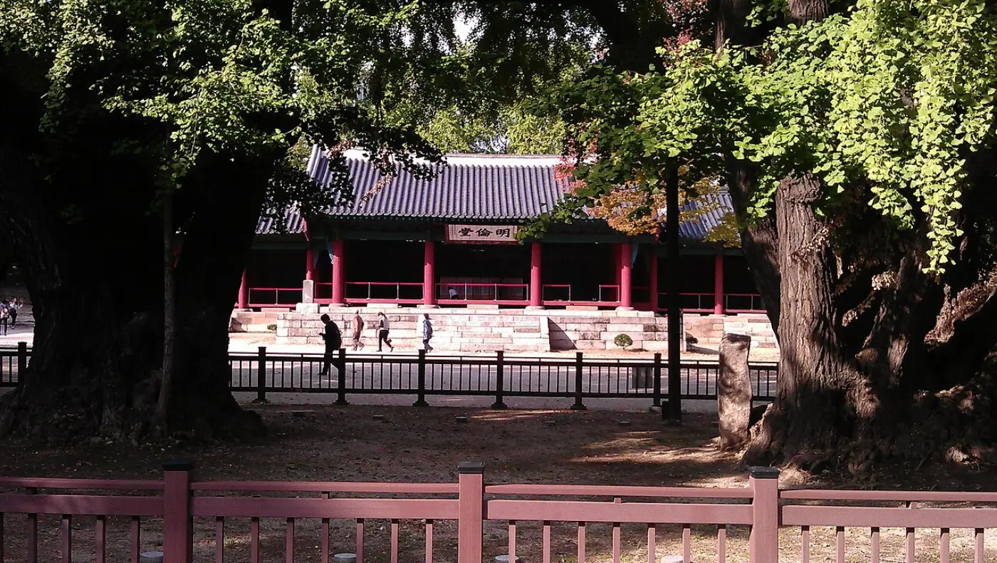 Munseongsa Shrine at Ojukheon in Gangneung, dedicated to Yulgok Yi I