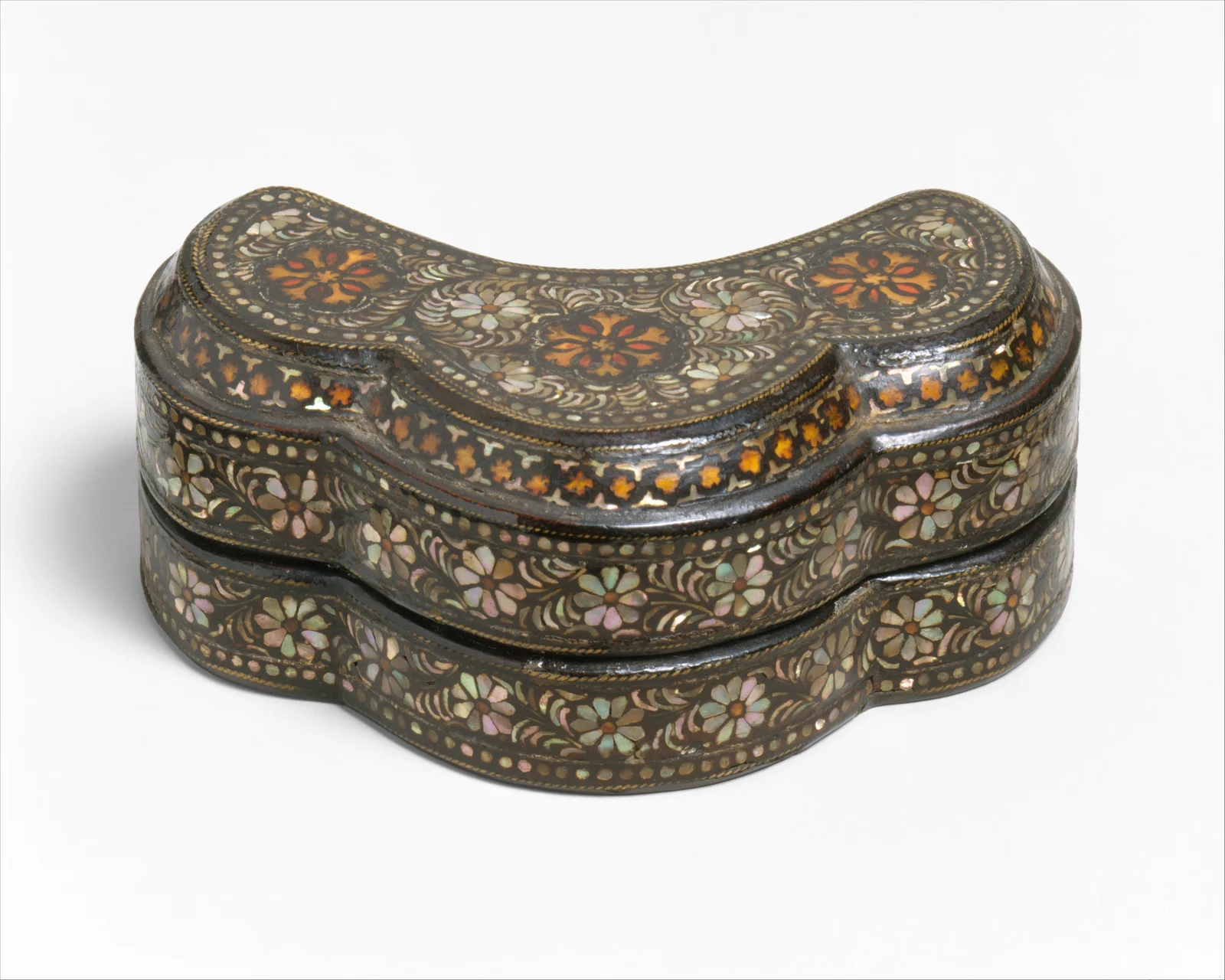 12th-century Goryeo mother-of-pearl and tortoiseshell lacquer box at the Metropolitan Museum of Art