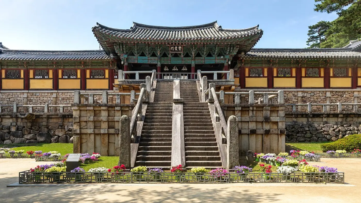 Front view of the Cheongungyo and Baegungyo stone stairways leading up to Bulguksa Temple